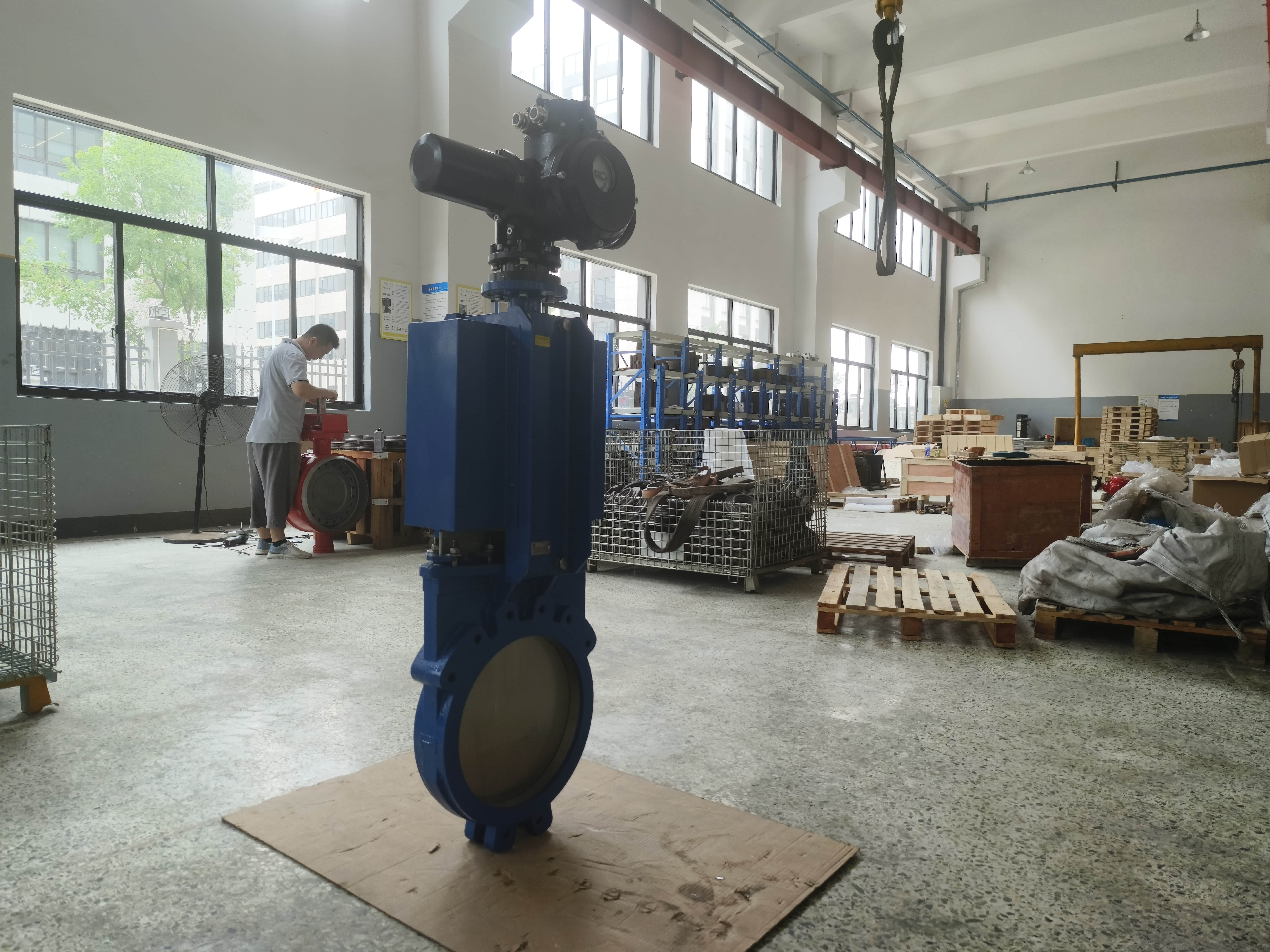 Injap pintu rata elektrik WCB